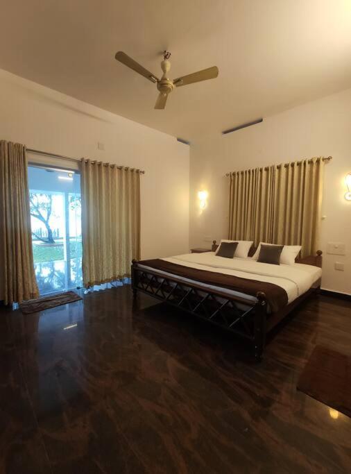 Riveria Portico - River Side 6 Bedroom Private Pool Bungalow North Paravur Exterior photo