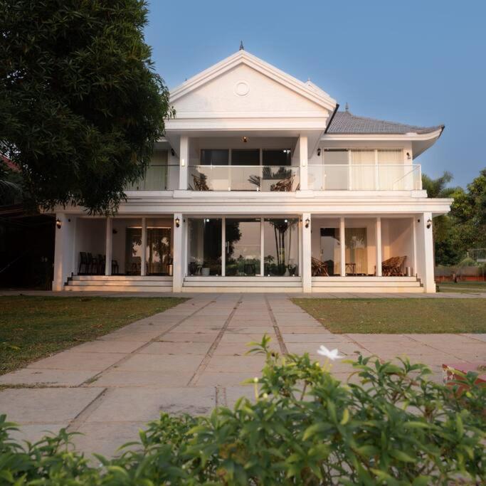 Riveria Portico - River Side 6 Bedroom Private Pool Bungalow North Paravur Exterior photo