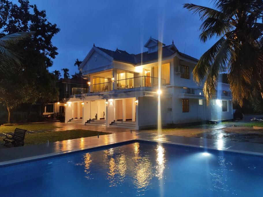 Riveria Portico - River Side 6 Bedroom Private Pool Bungalow North Paravur Exterior photo